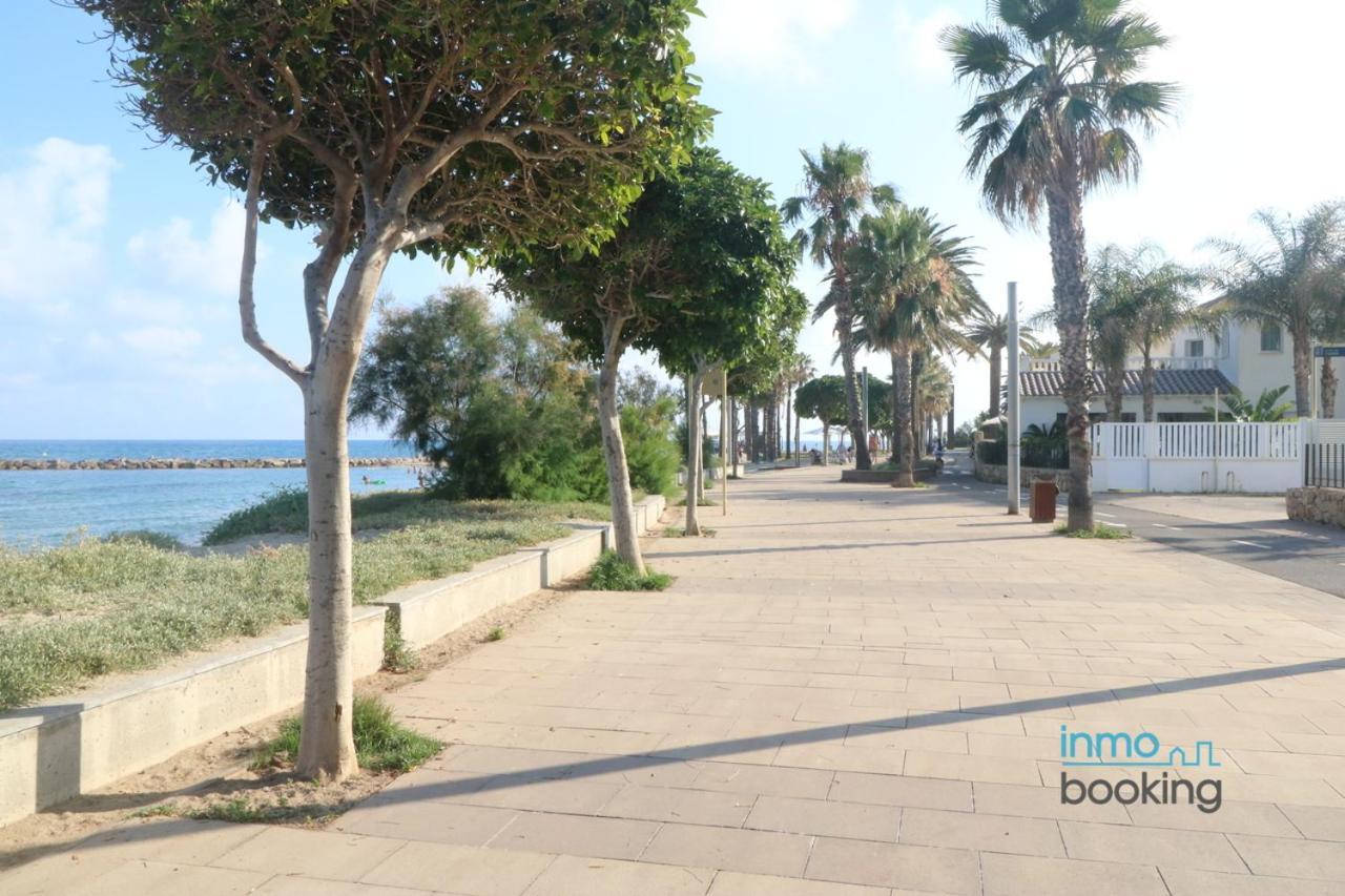 Sun Beach Mediterrani, En Frente Del Mar Кембрилс Екстериор снимка