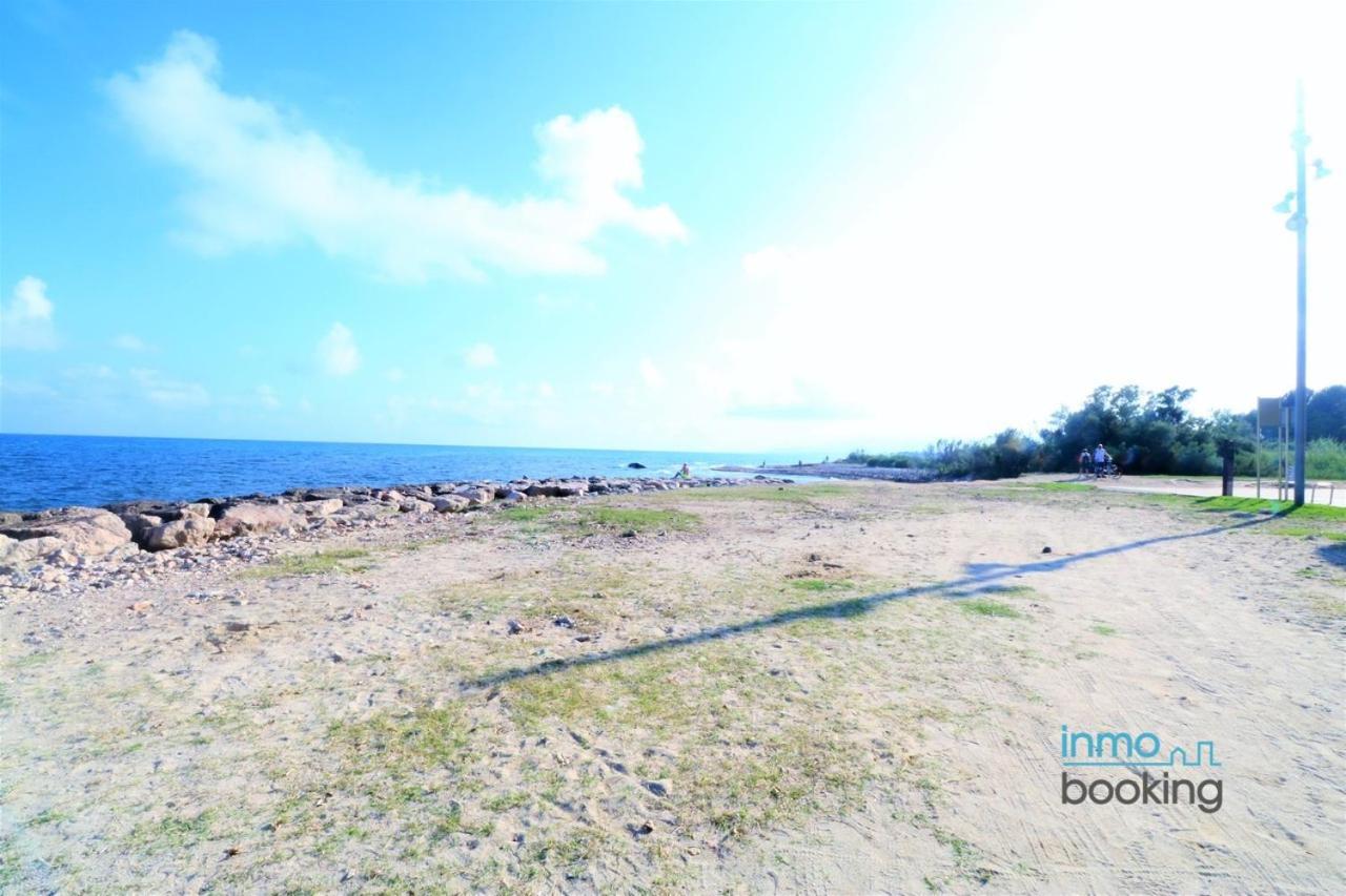 Sun Beach Mediterrani, En Frente Del Mar Кембрилс Екстериор снимка